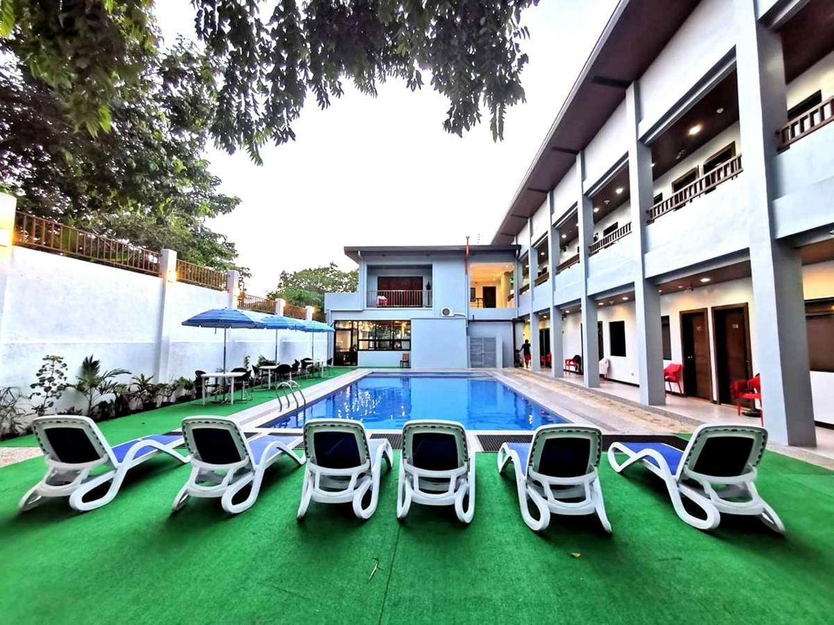 Charms Hotel Coron Eksteriør bilde